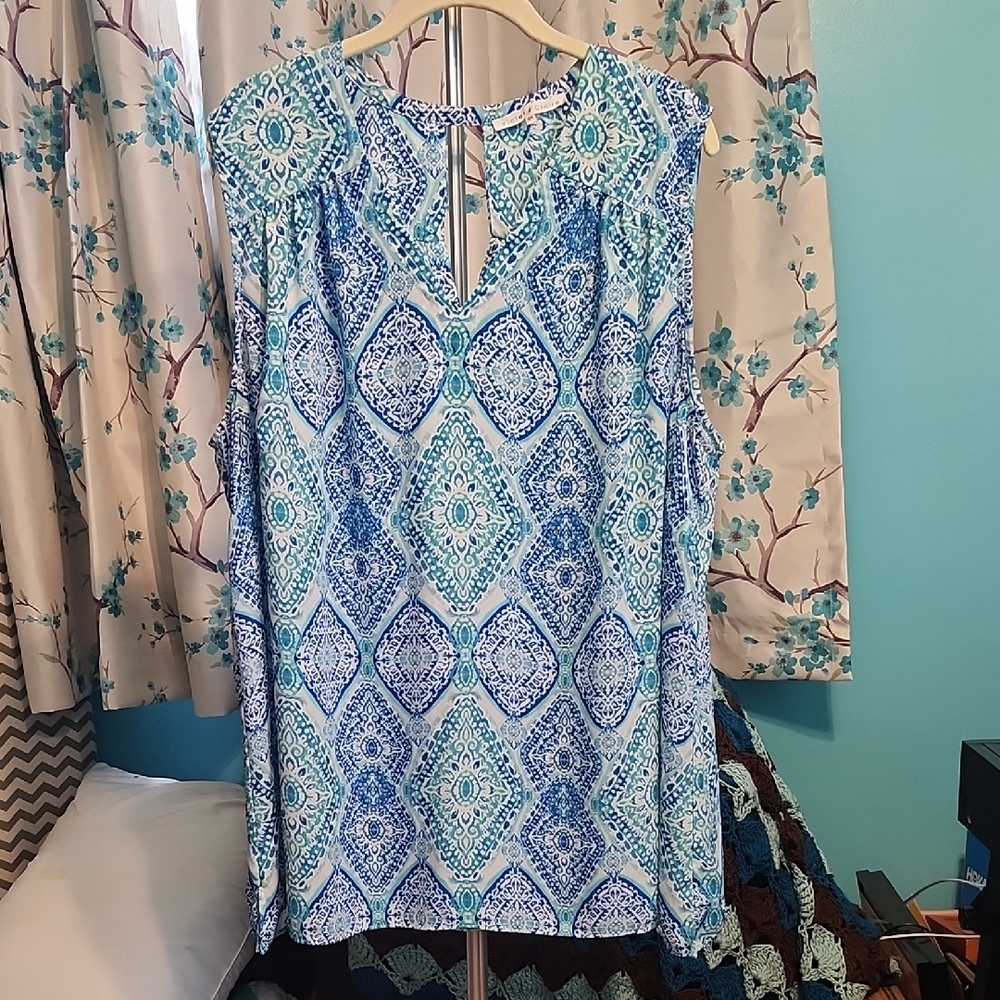 Violet & Claire Teal and White Patterned Blouse